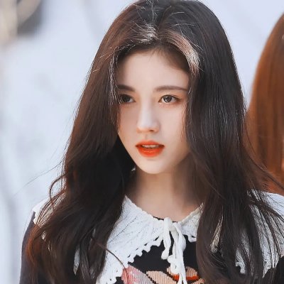 生为女人海报